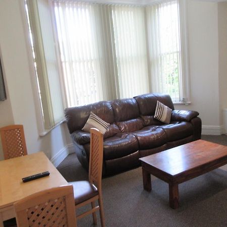 شقة No 4 - Large 2 Bed Near Sefton Park And Lark Lane ليفربول المظهر الخارجي الصورة